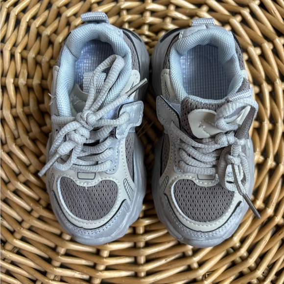 Toddler Chunky Grey Black Lace Up Velcro Sneakers Size 8.5 - Picture 9 of 11